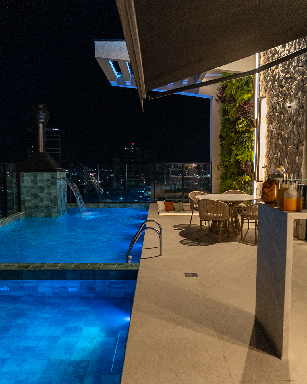 Nouve 354 — bar da piscina